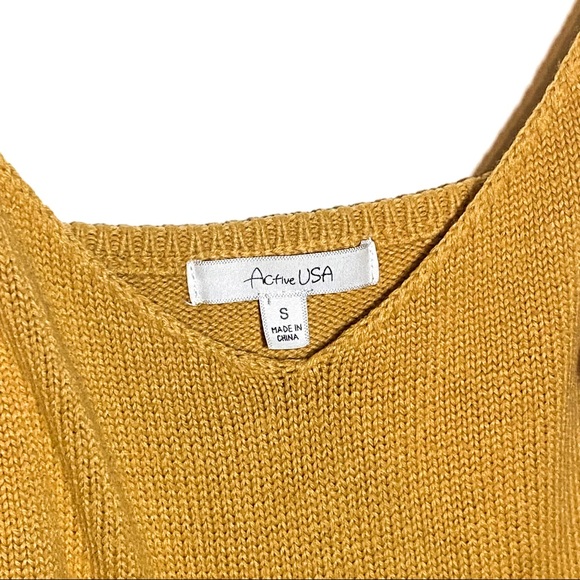 Mustard Knitted Crop Top Women’s Small Active USA - Picture 4 of 4